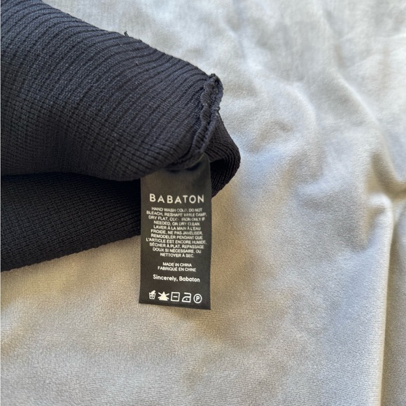 Black Aritzia one should crop top - Picture 6 of 7